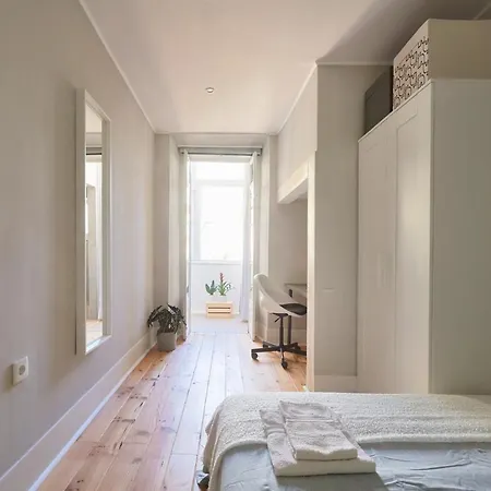 Апартаменты Design For Big Groups 4bed/3bath Лиссабон